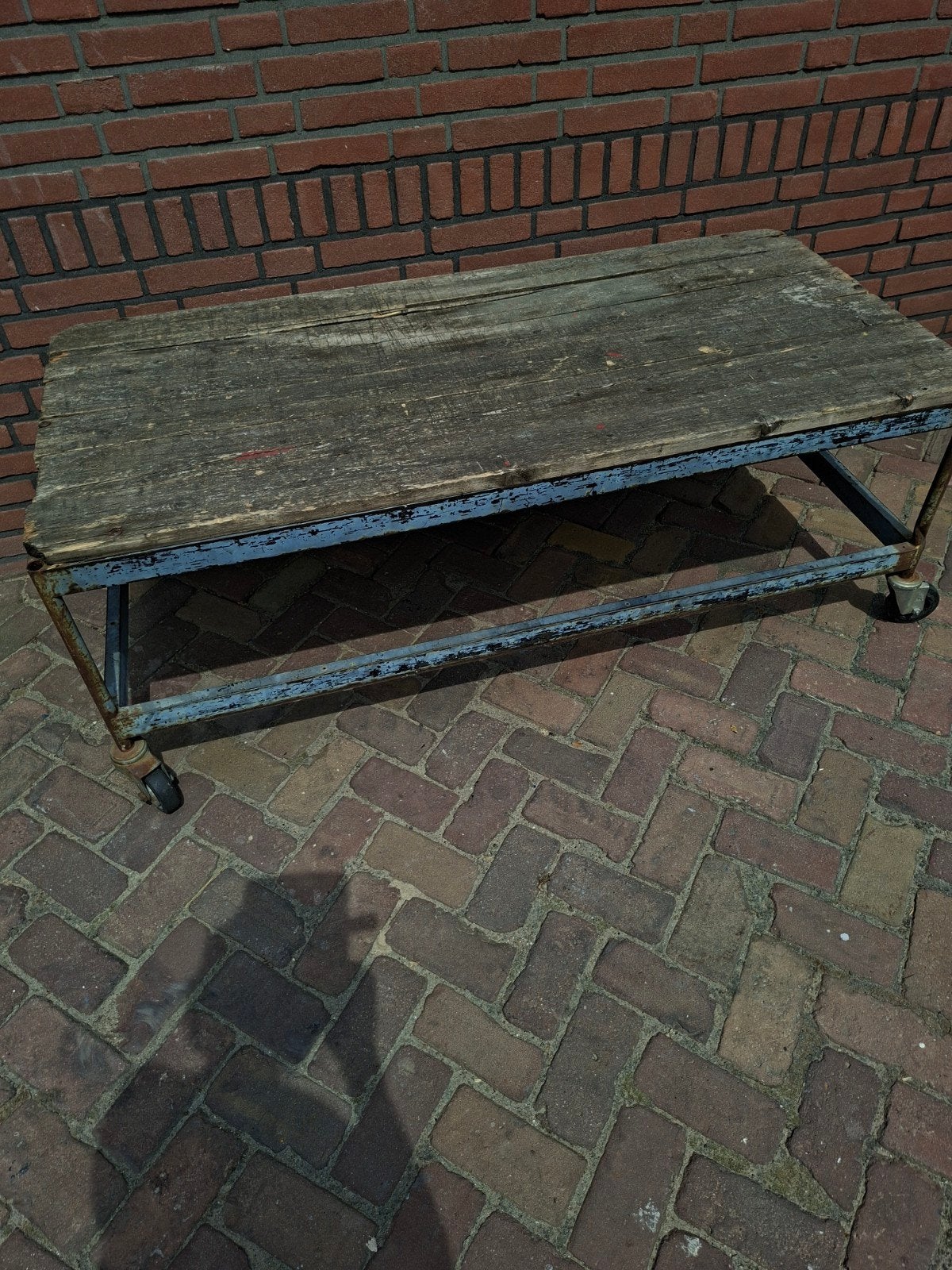 Industriële salontafel op wielen - robuust en uniek, Huis en Inrichting, Gebruikt, 100 tot 150 cm, 50 tot 100 cm, Industrieel