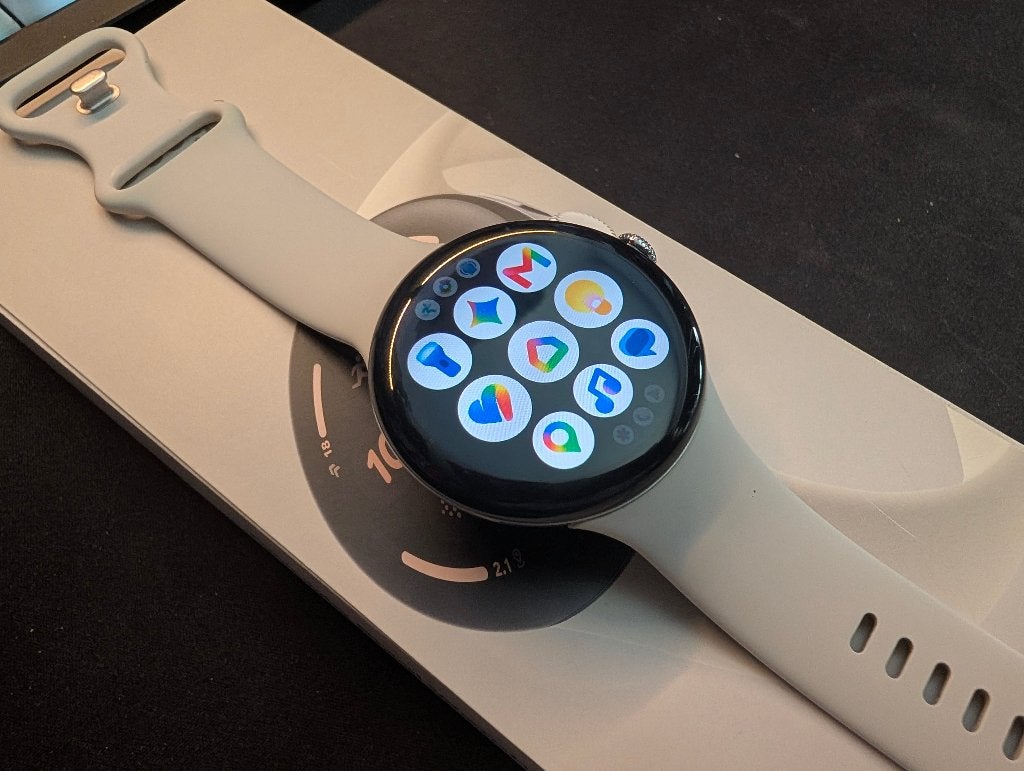 Google Pixel Watch 3 (45mm) 4G LTE + Bluetooth/WiFi (Zilver), Ophalen of Verzenden, Waterdicht, Gebruikt, Google