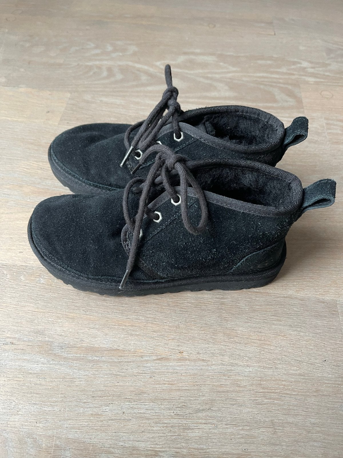 Uggs maat 36 zo goed als nieuw, Kleding | Dames, Schoenen, Ophalen of Verzenden, Zo goed als nieuw, Zwart, Lage of Enkellaarzen