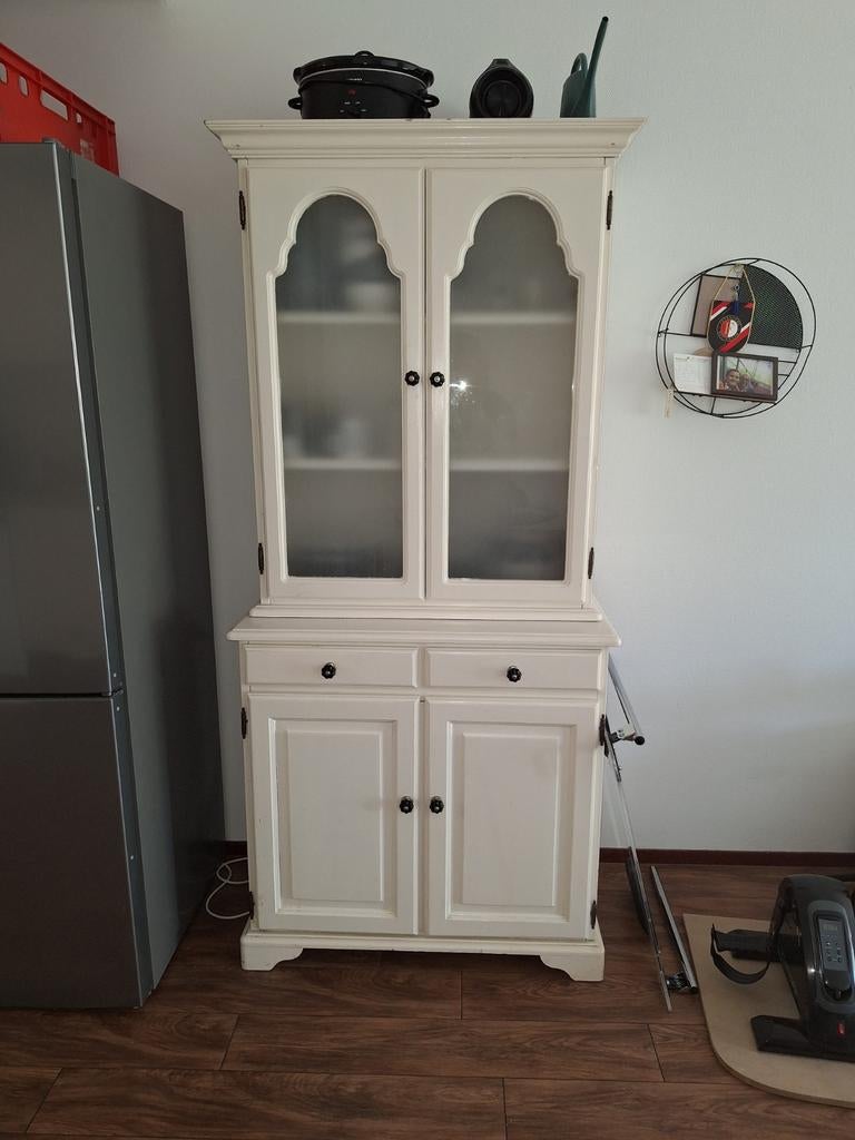 Tweedelige vitrinekast met gebruikerssporen, Ophalen, Glas, 50 tot 100 cm, 150 tot 200 cm