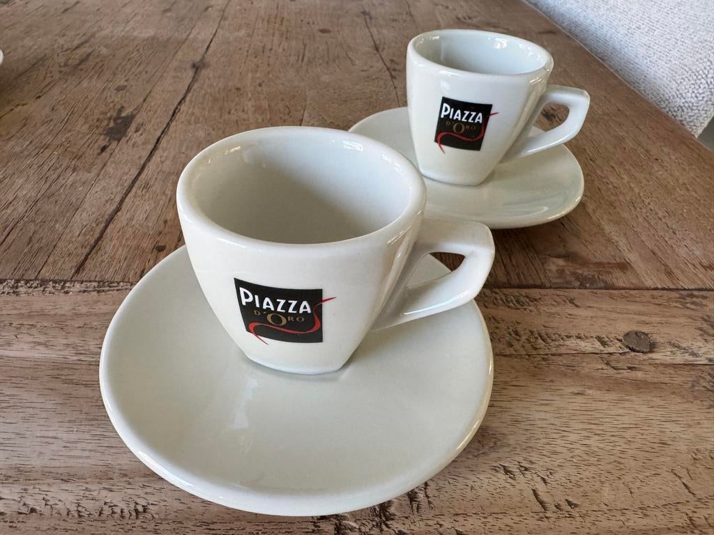 2 Piazza D'Oro espresso kopjes, Huis en Inrichting, Keuken | Servies, Gebruikt, Keramiek, Ophalen of Verzenden, Effen