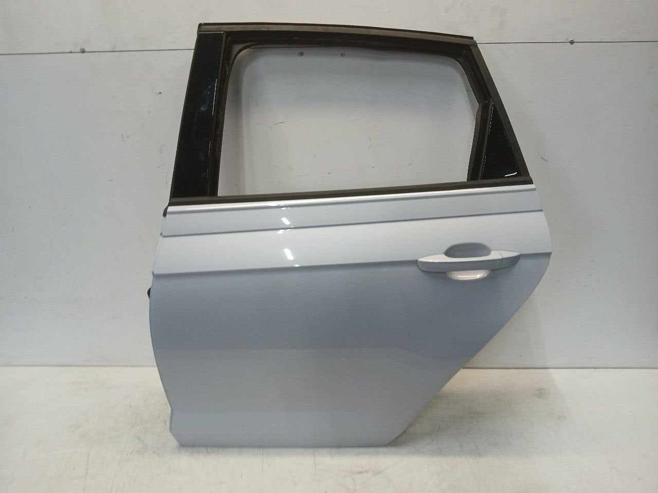 Portier links achter Volkswagen Polo, Onderdelen@venauto.nl, Van der Ven Autorecycling B.V., Gebruikt, Ettenseweg 76, 4706 PB Roosendaal, The Netherlands