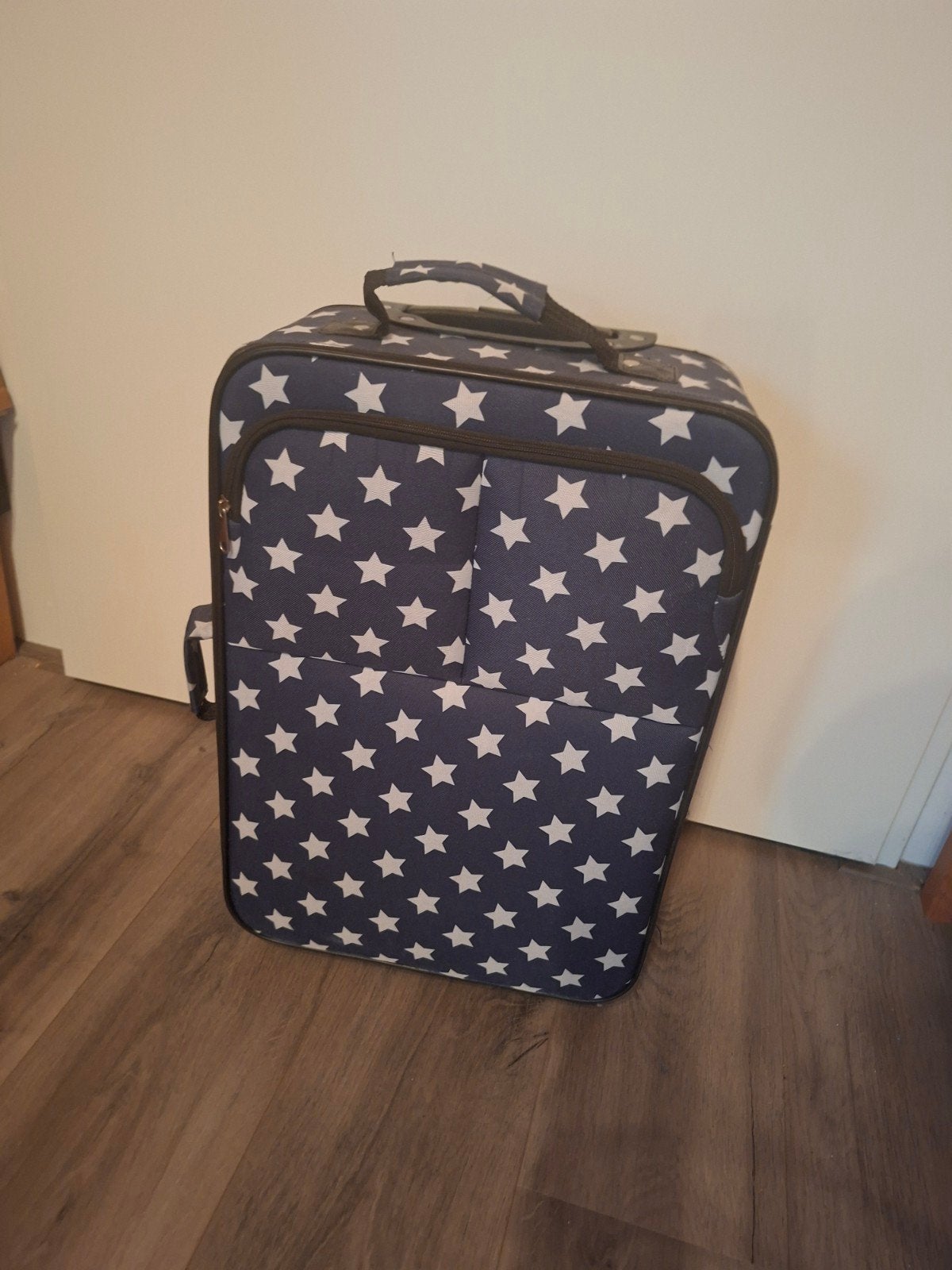Leuke reiskoffer met sterrenpatroon en wieltjes, Wieltjes, Gebruikt, 50 tot 60 cm, Ophalen of Verzenden