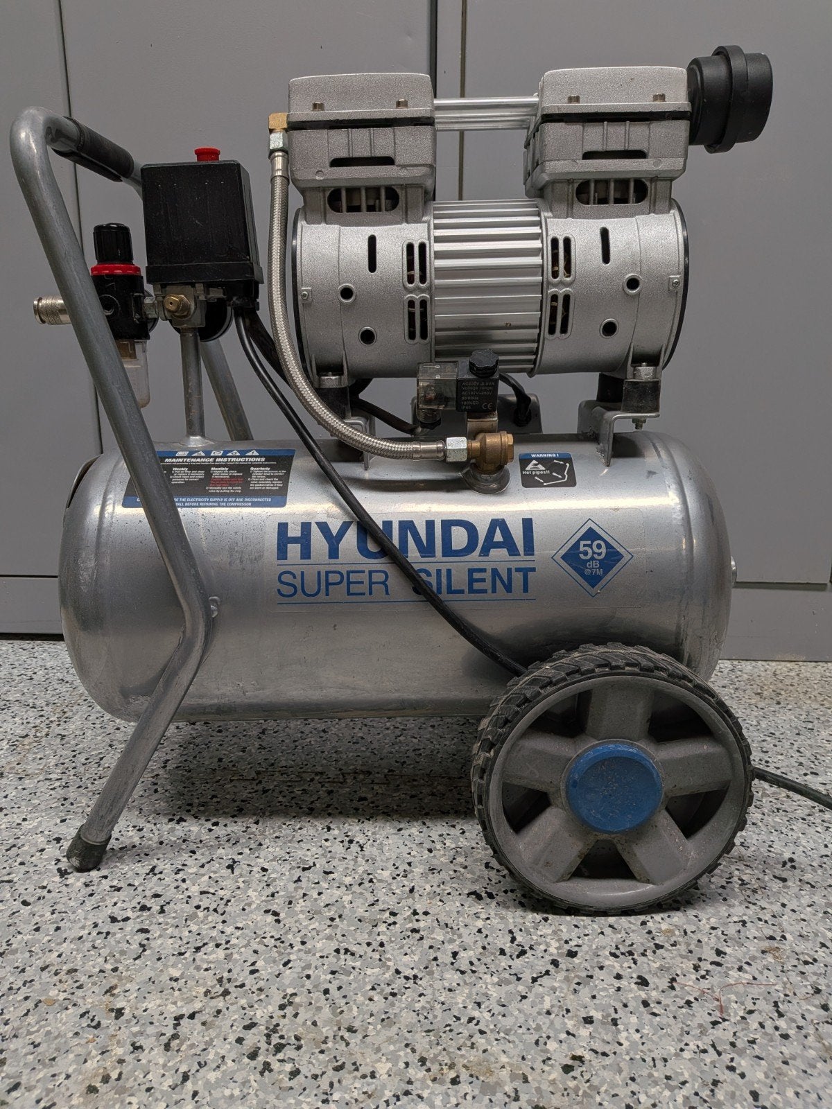 Hyundai Super Silent Compressor 24 liter - 59 dB, Doe-het-zelf en Verbouw, Ophalen of Verzenden