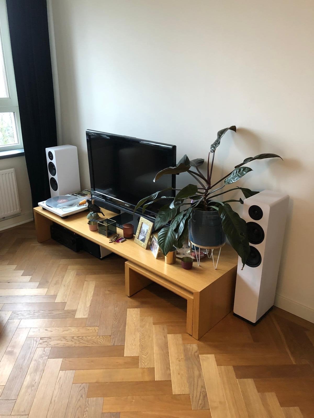 Massief eiken tv-dressoir met salontafel, Ophalen, 150 tot 200 cm, Eikenhout, Zo goed als nieuw