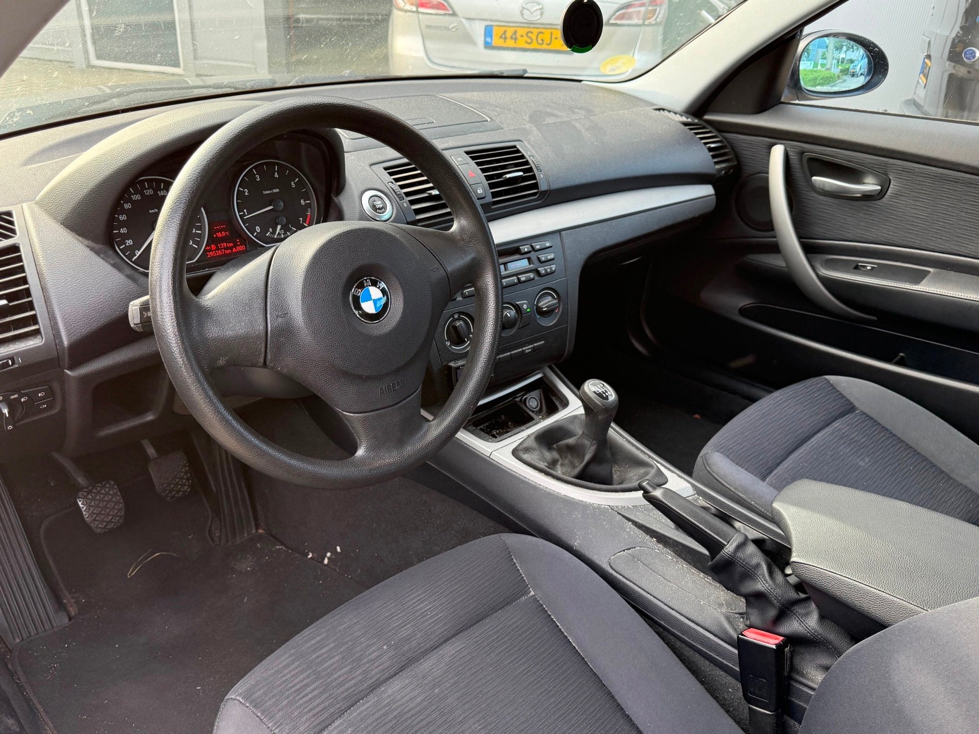 BMW 1-serie 118i Business Line | Loop of sloop, Auto's, 1-Serie, Achterwielaandrijving, 4 stoelen, Zwart