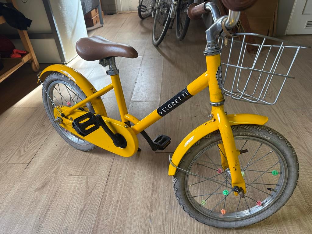 Veloretti Maxi kinderfiets met zijwieltjes en mandje, Ophalen, Gebruikt, 16 tot 20 inch, Zijwieltjes