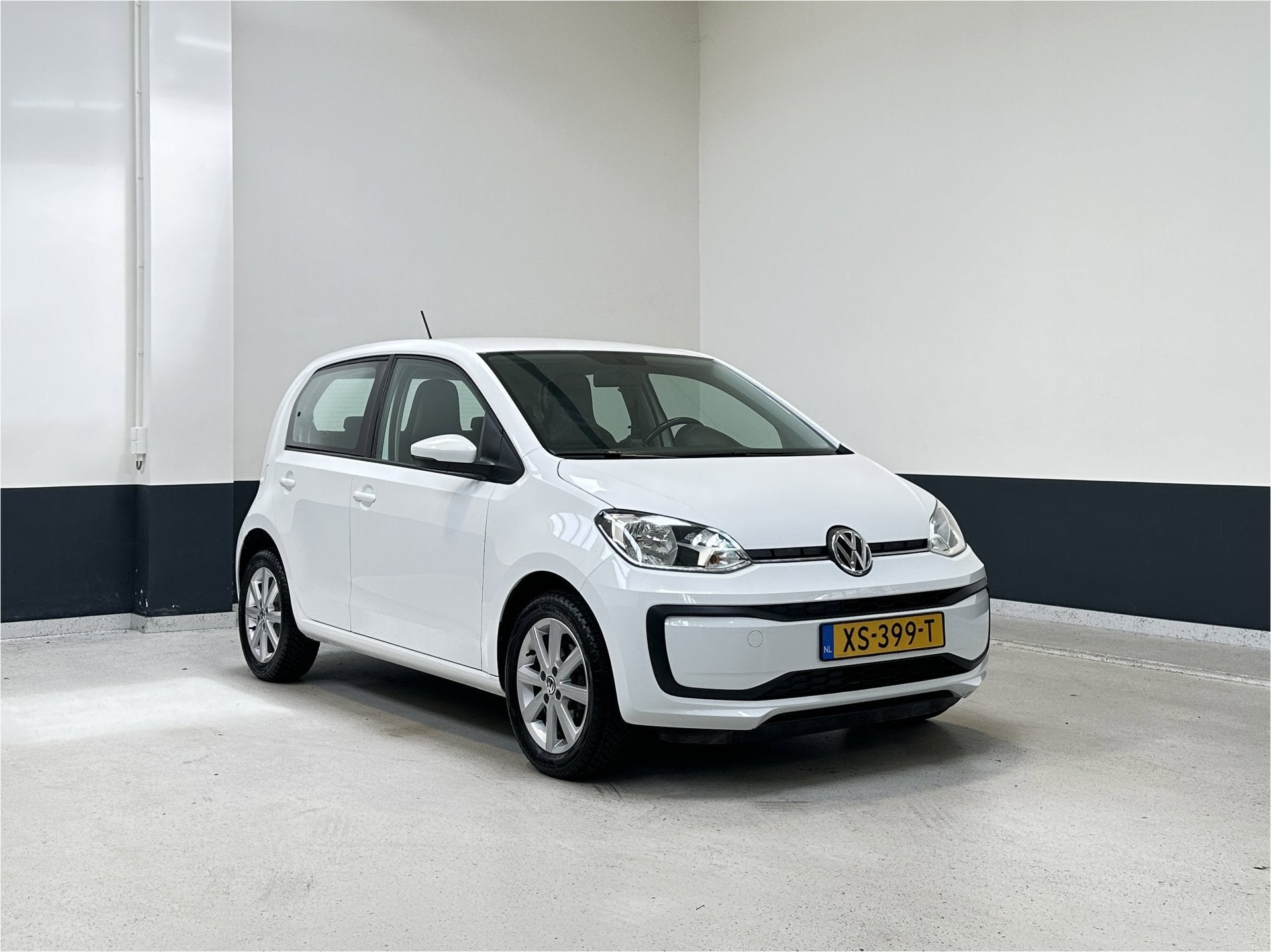Volkswagen Up! 1.0 BMT move up! Automaat | Airco | Bluetooth, Stof, Gebruikt, 840 kg, Wit