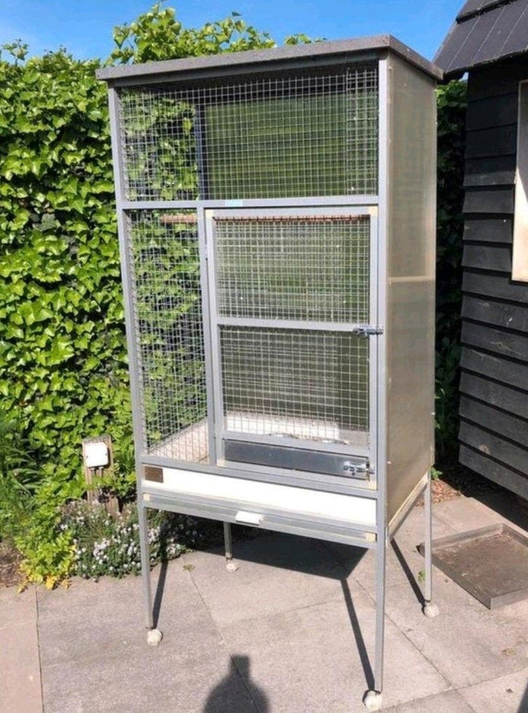 Prachtige volledig onderhoudsvrij aluminium trespa verblijf., Kooi, 110 cm of meer, Ophalen of Verzenden, Zo goed als nieuw