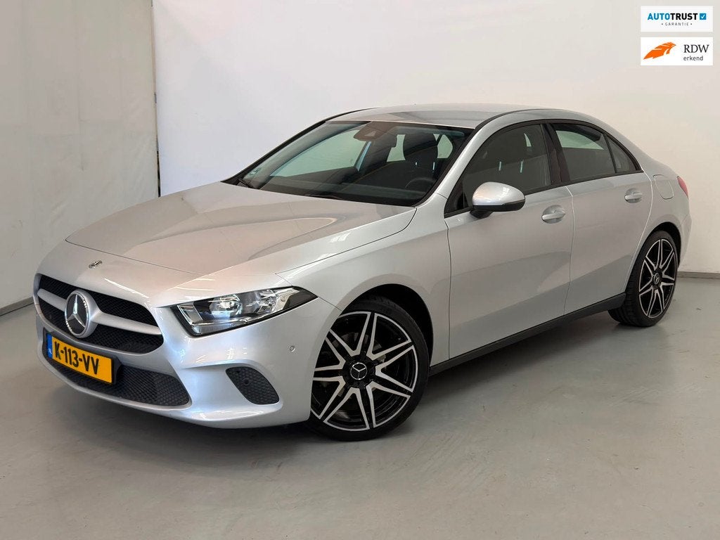 Mercedes-Benz A-klasse 180 Limousine / 20" LM / Stoelverwarm, Voorwielaandrijving, Gebruikt, 4 cilinders, Bedrijf