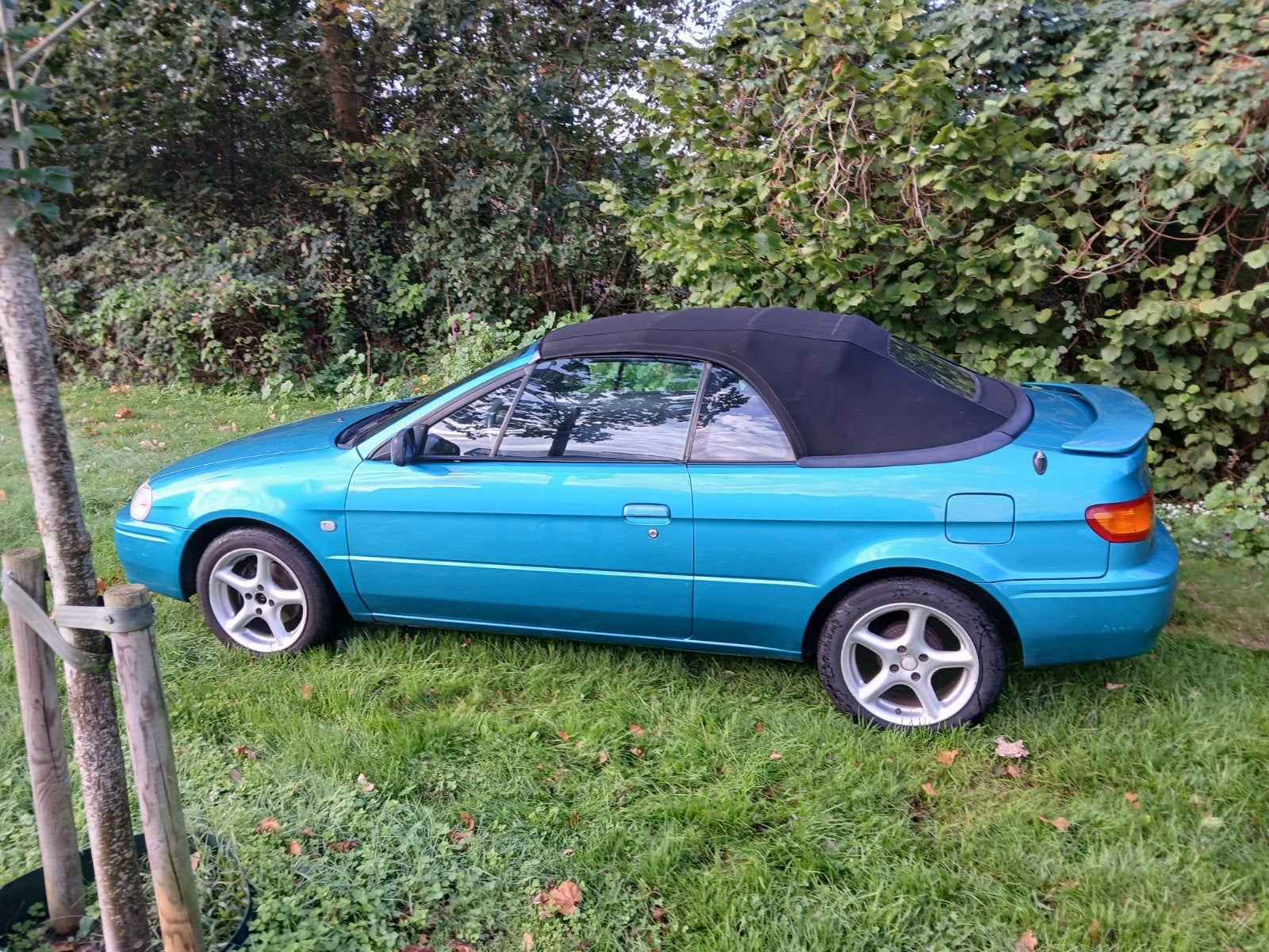 Toyota Paseo 1.5 I Convertible 1997 Groen/blauw, Auto's, Voorwielaandrijving, 31 €/maand, 4 cilinders, Cabriolet