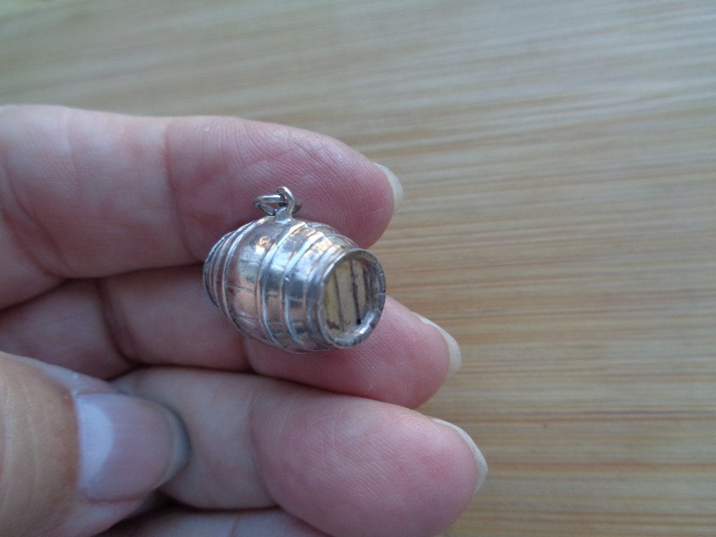 zilveren vintage bedel wijnvat [1123], Overige merken, Verzenden, Zo goed als nieuw, 1 bedel