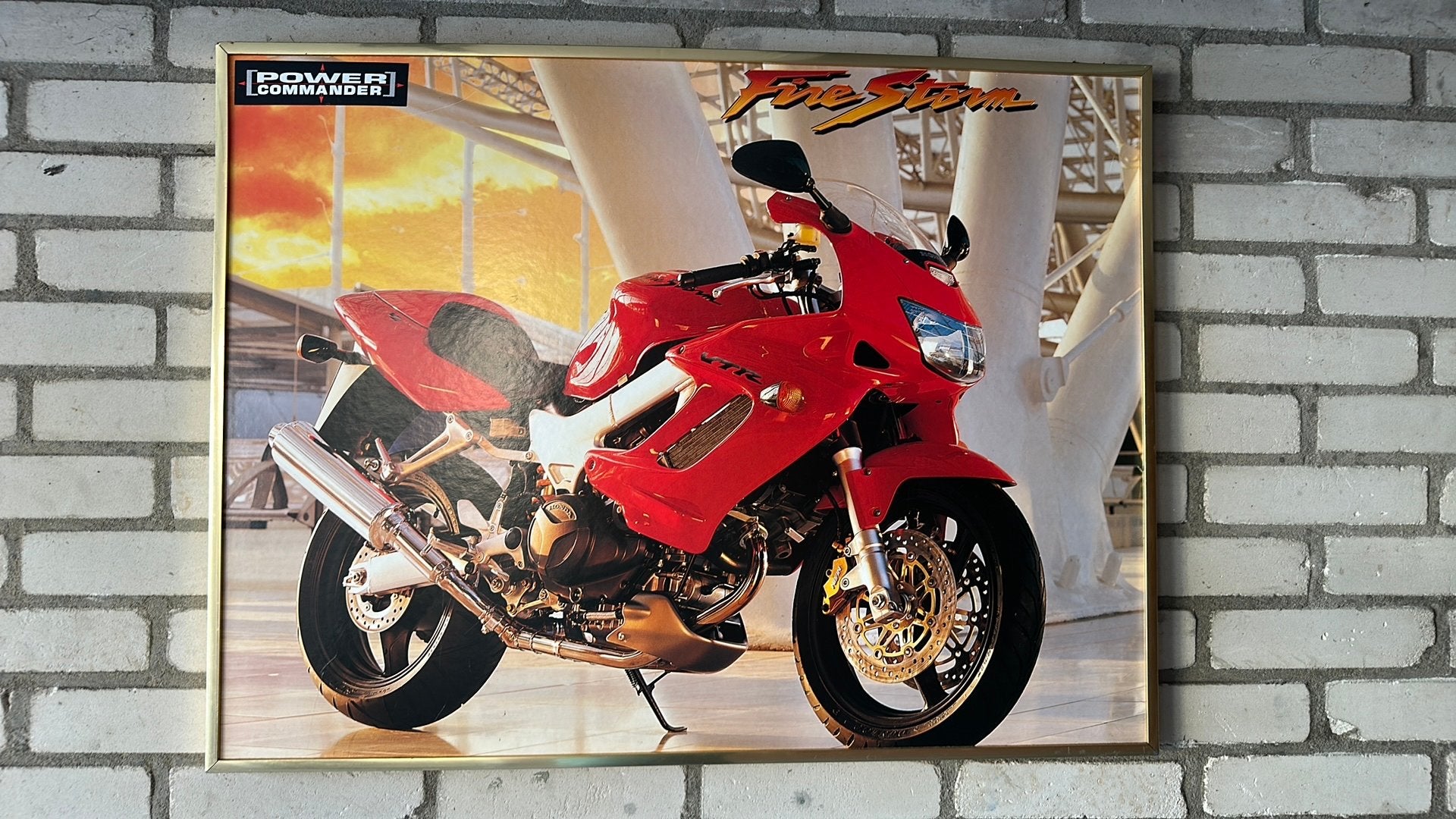 Mooie poster in frame VTR1000F, Ophalen
