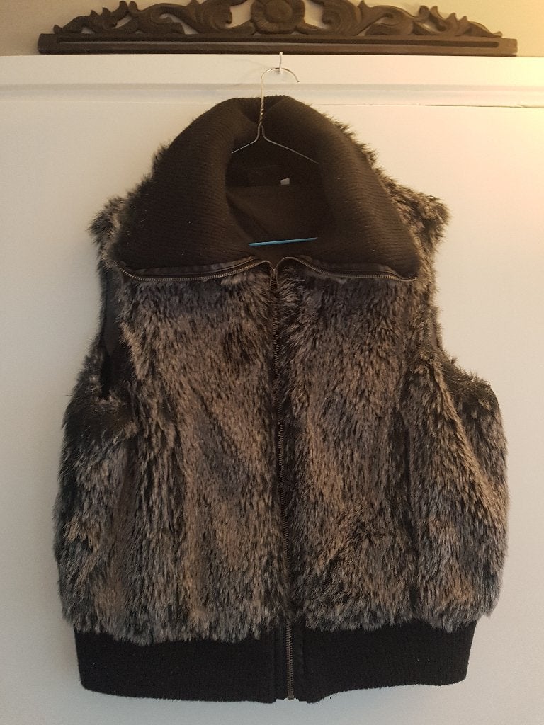 Een super leuk grijs fake bontje, superleuk! XL, Ophalen of Verzenden, Zo goed als nieuw, Maat 42/44 (L), Grijs