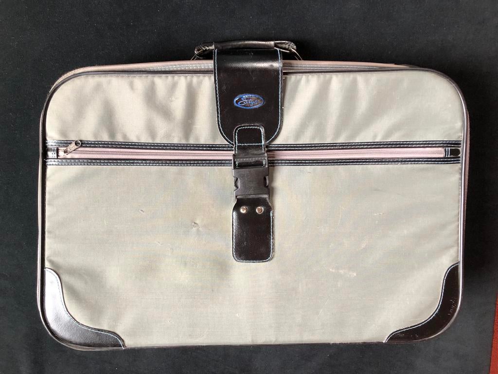 Koffer lichtgewicht-2 kilo, Ophalen of Verzenden, Zo goed als nieuw, Zwart, 30 cm of meer