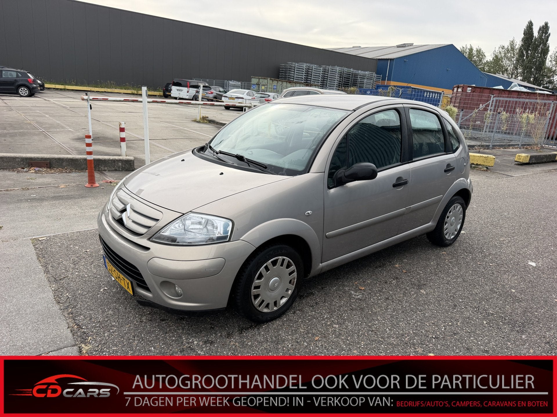 Citroën C3 1.4i Sky Radio Inruilauto’s tegen vaste prijze, Voorwielaandrijving, 989 kg, Beige, Bedrijf