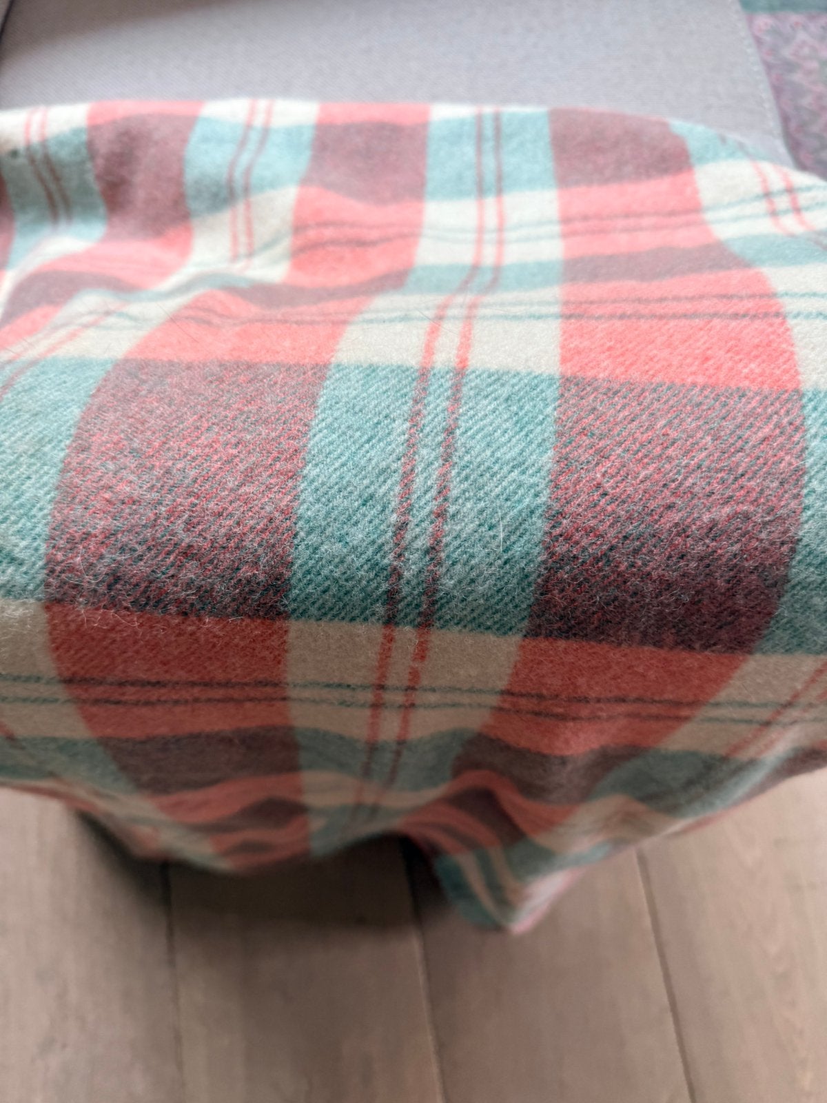 Vintage wollen geruite deken 215x173 cm izgst vlekvrij, Ophalen, Wol, 173 cm, Wasbaar