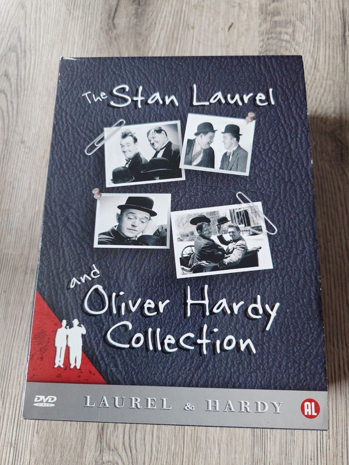 The Stan Laurel And Oliver Hardy Collection 4 DvDs Met NLO, Alle leeftijden, Ophalen of Verzenden, Zo goed als nieuw