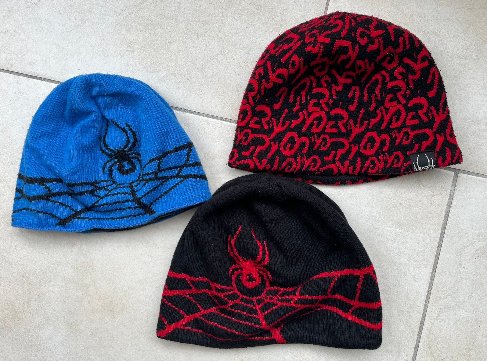 Spyder muts zwart rood blauw kindermuts mutsen, Spyder, Jongen of Meisje, Ophalen of Verzenden, Zo goed als nieuw