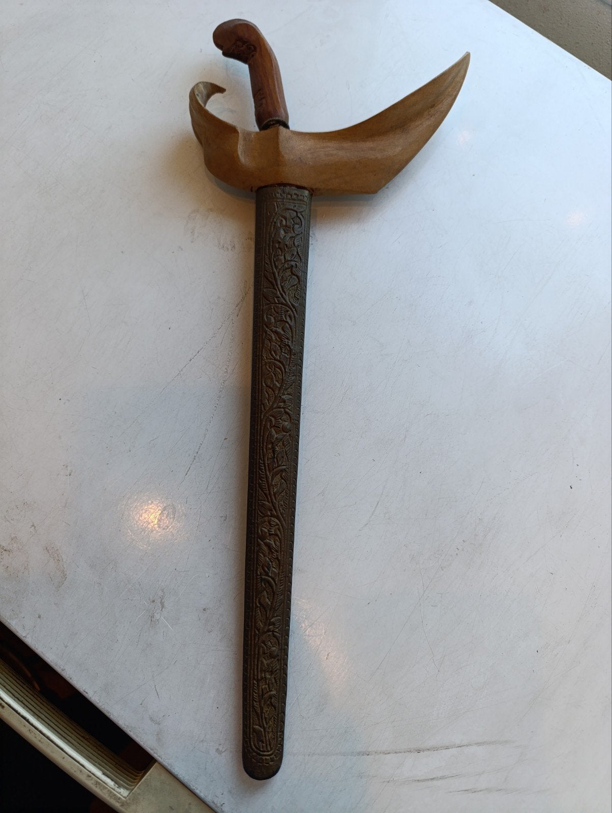 Antieke Indonesische Kris met houten schede en handvat, Hout, Gesneden, Ophalen of Verzenden, Indonesië