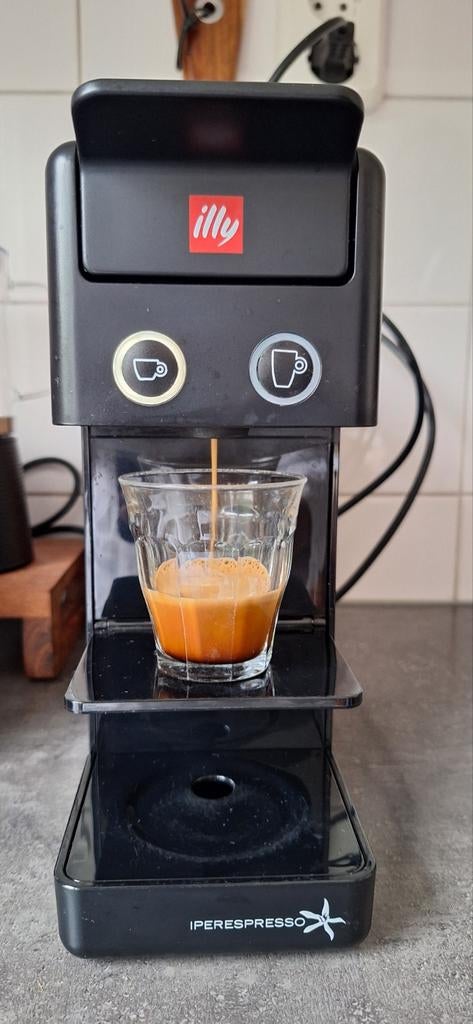 Illy iperEspresso koffieapparaat - Compact en stijlvol, Ophalen, Koffiepads en cups, Gebruikt, Espresso apparaat