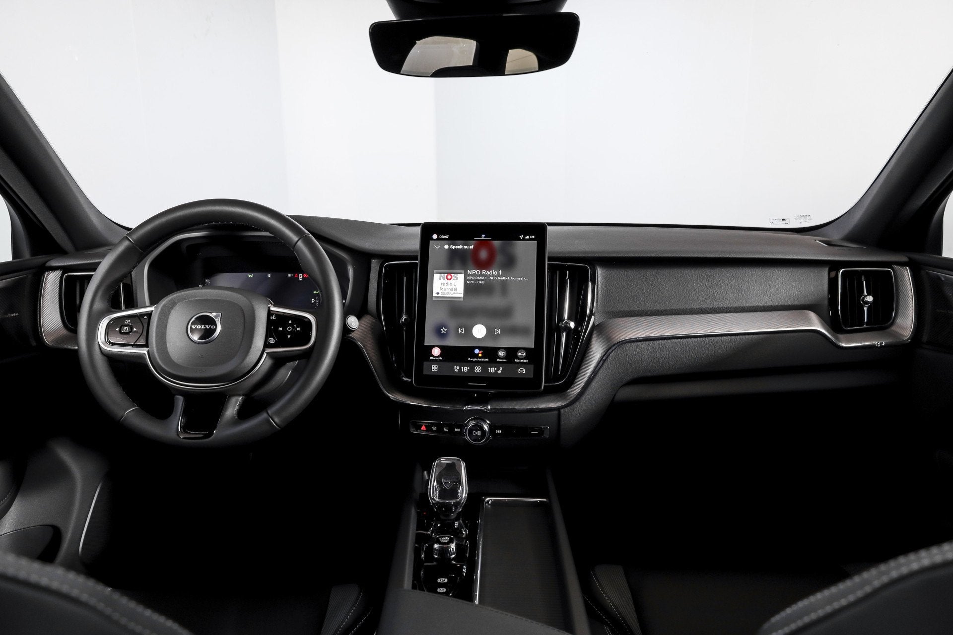 Volvo XC60 2.0 T8 Plug-in hybrid AWD Plus Black Edition | S/, Automaat, 12 maanden, Gebruikt, Euro 6