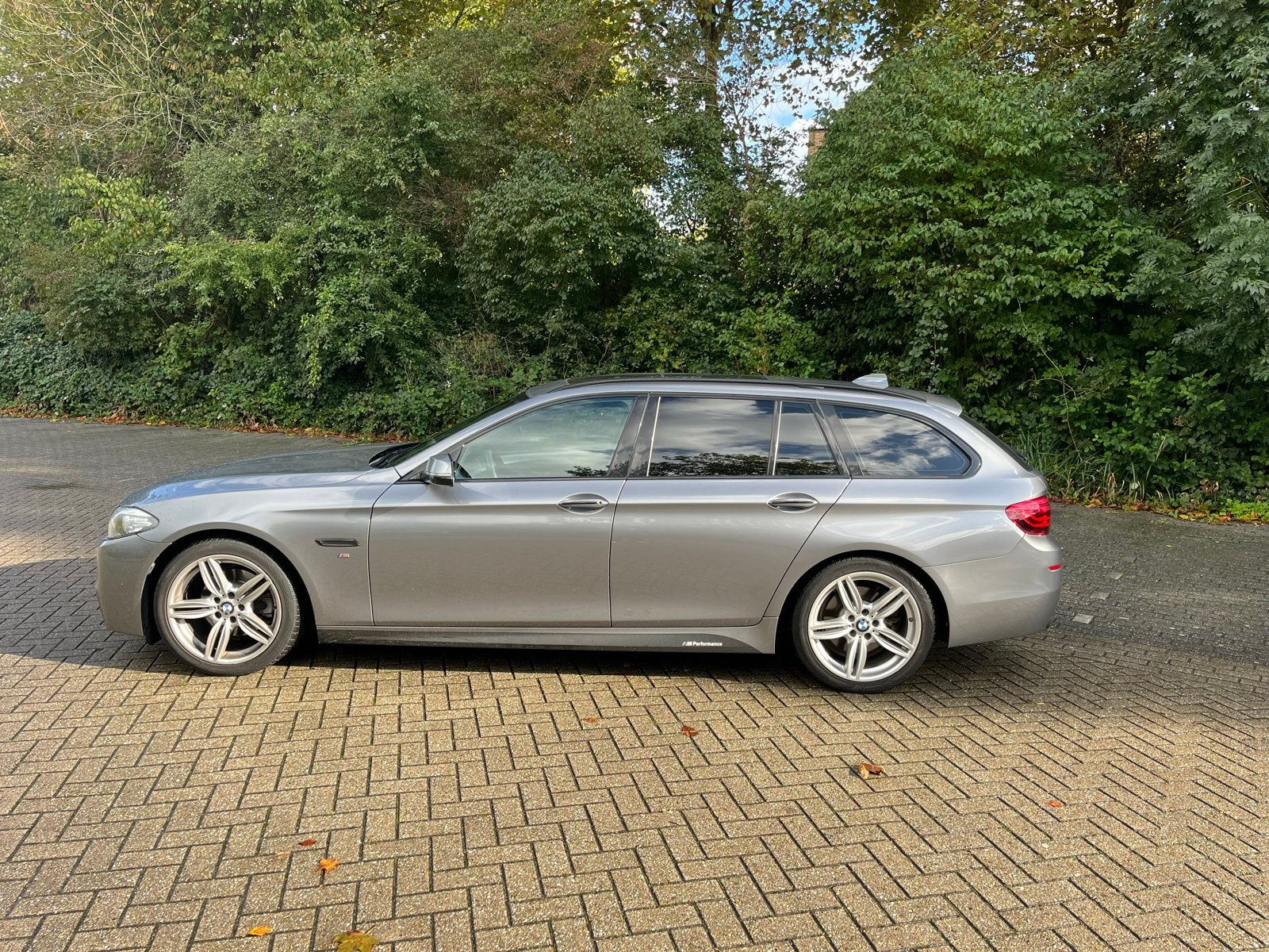BMW 5-Serie 520I 135KW Touring Aut8 2015 Grijs, 4 cilinders, 2000 kg, Origineel Nederlands, Stationwagon