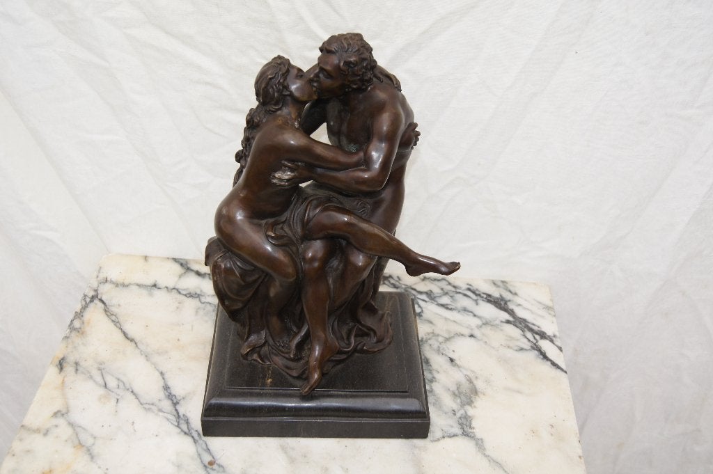 Bronzen beeld: De Kus - Romantisch kunstwerk, Groep mensen, Gepatineerd, Ophalen of Verzenden, Brons