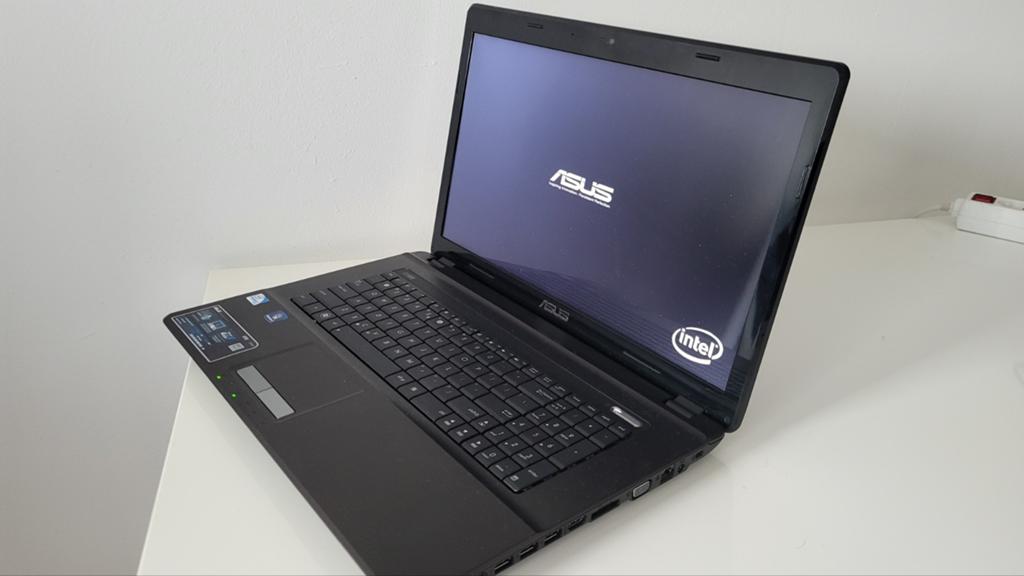Nette 17 inch Asus Windows 11 Office HDMİ, Ophalen, 2 tot 3 Ghz, Zo goed als nieuw, SSD