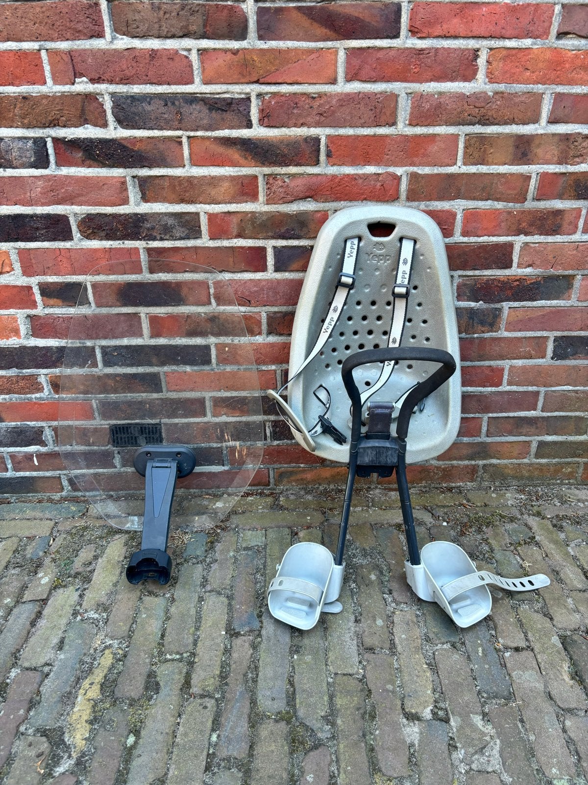 Yepp Mini fietsstoeltje voor, inclusief windscherm, Ophalen of Verzenden, Gebruikt, 9 t/m 18 kg, Voorzitje
