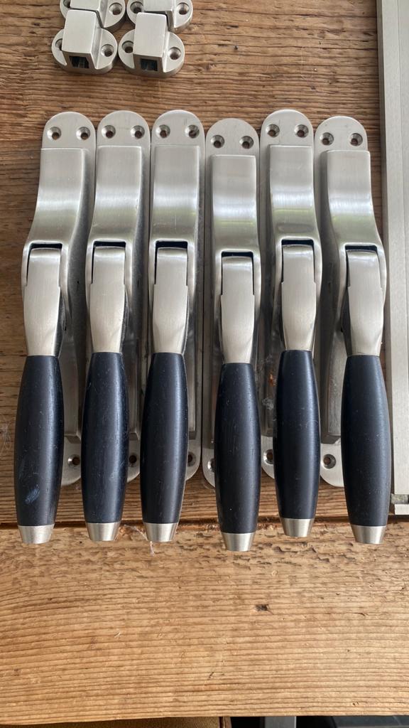 Jaren '30 Hang- en Sluitwerk Set voor ramen, Ophalen of Verzenden, Gebruikt, Overige materialen, Overige typen