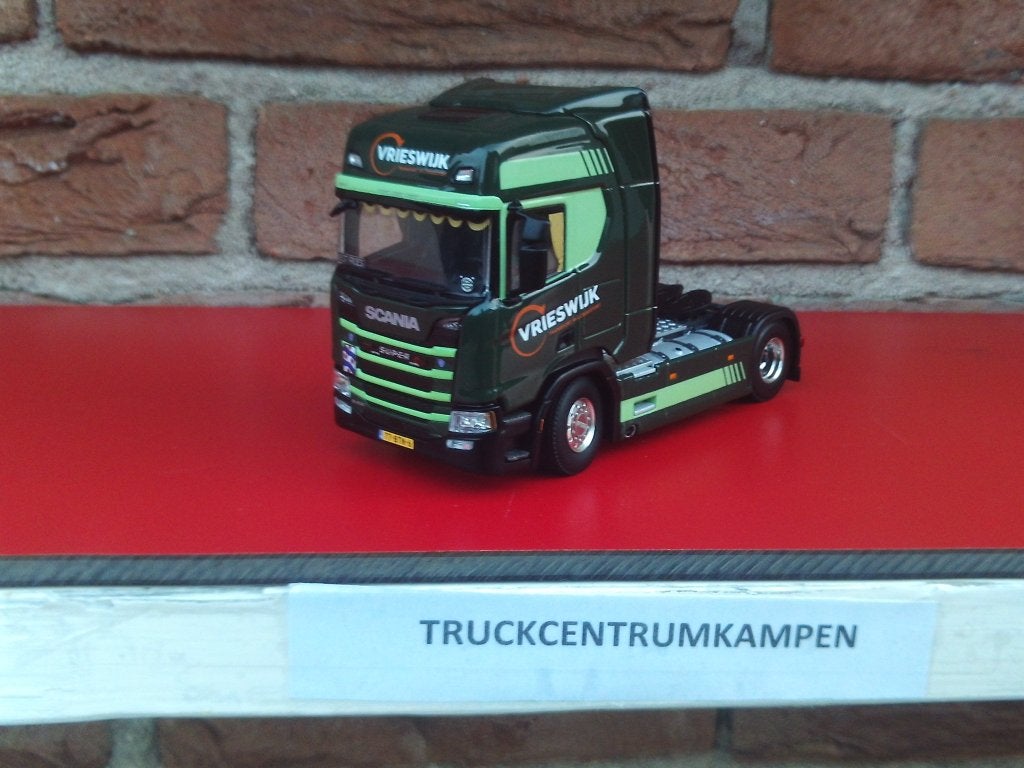 WSI  Scania   Highline  4 x 2  van  Vrieswijk., Hobby en Vrije tijd, Ophalen of Verzenden, Nieuw, Bus of Vrachtwagen, Wsi
