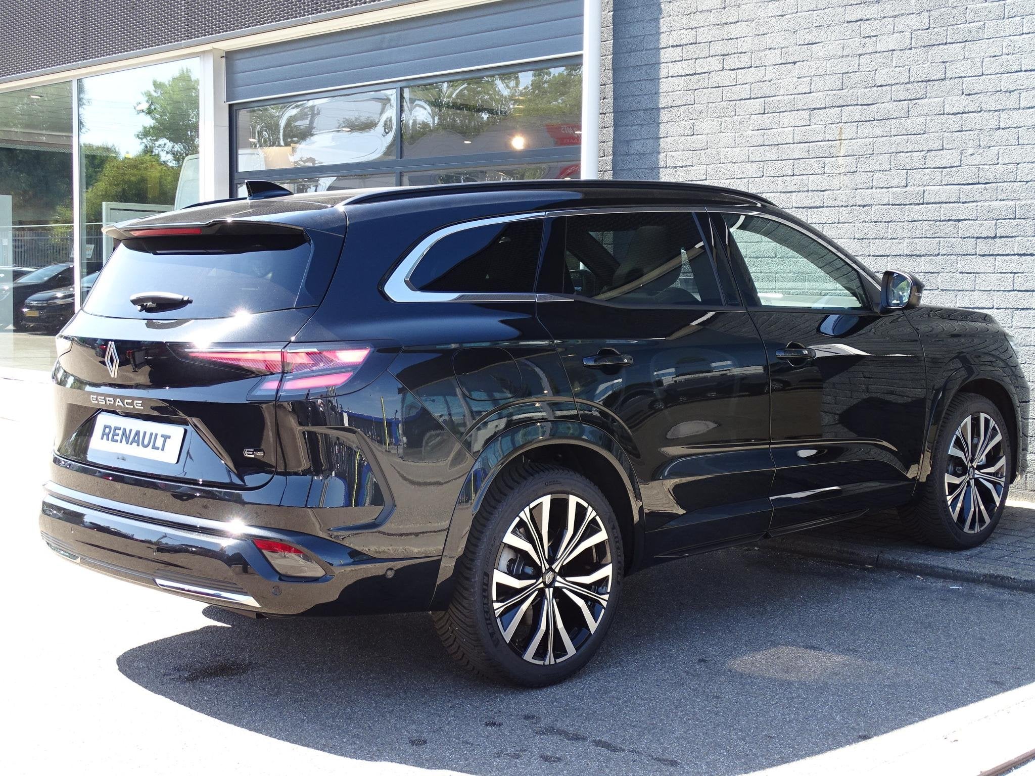 Renault Espace E-Tech full hybrid 200 iconic 5p NU 5 JAAR GA, Auto's, 1199 cc, 1622 kg, Zwart, Bedrijf
