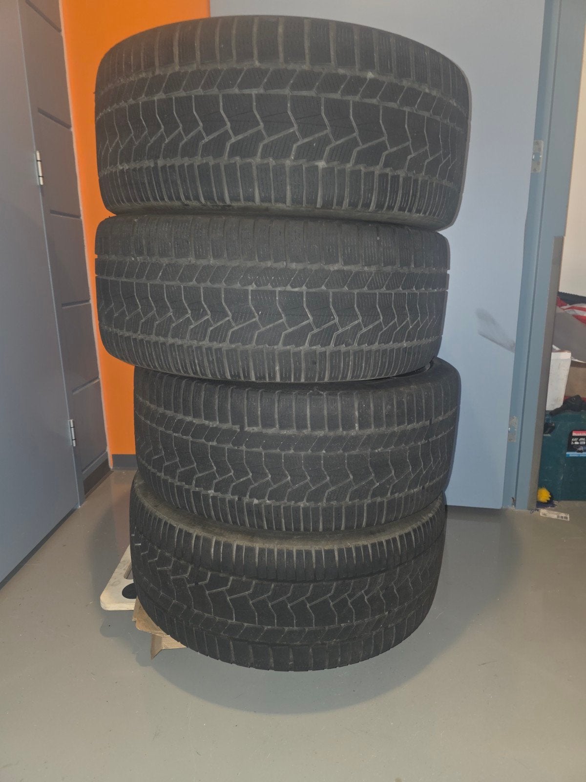 Audi 22 inch velgen met winterbanden 285/30/22, Ophalen, Gebruikt, 285 mm, Banden en Velgen