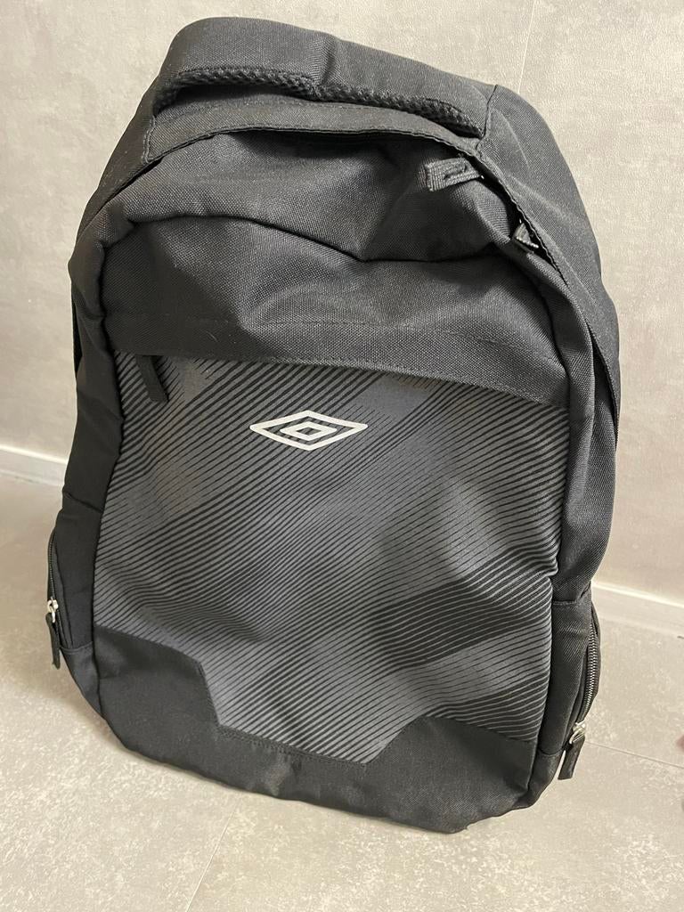 Umbro Rugtas Zwart/Grijs - Nieuwe Schooltas, Ophalen of Verzenden, Nieuw