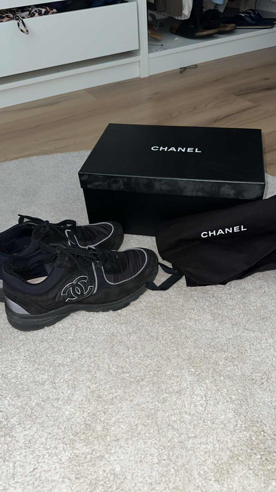 Chanel Sneakers Zwart Maat 39 - Zo goed als nieuw, Ophalen of Verzenden, Zo goed als nieuw, Zwart, Sneakers of Gympen