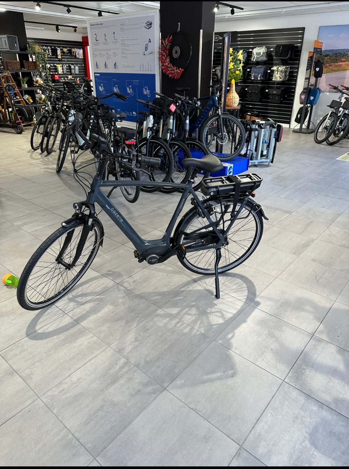 Gazelle E-bike heren met Bosch middenmotor | nieuwstaat, Ophalen, Velgrem, Versnellingen, Zo goed als nieuw