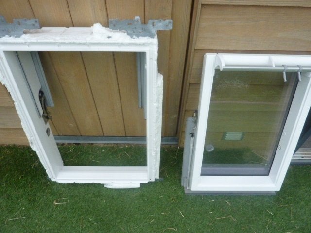 Z.G.A.N Velux kunststof dakraam / GGU CK02 0070Q ( 55 x 78 ), Ophalen, Zo goed als nieuw, Wit, Kunststof