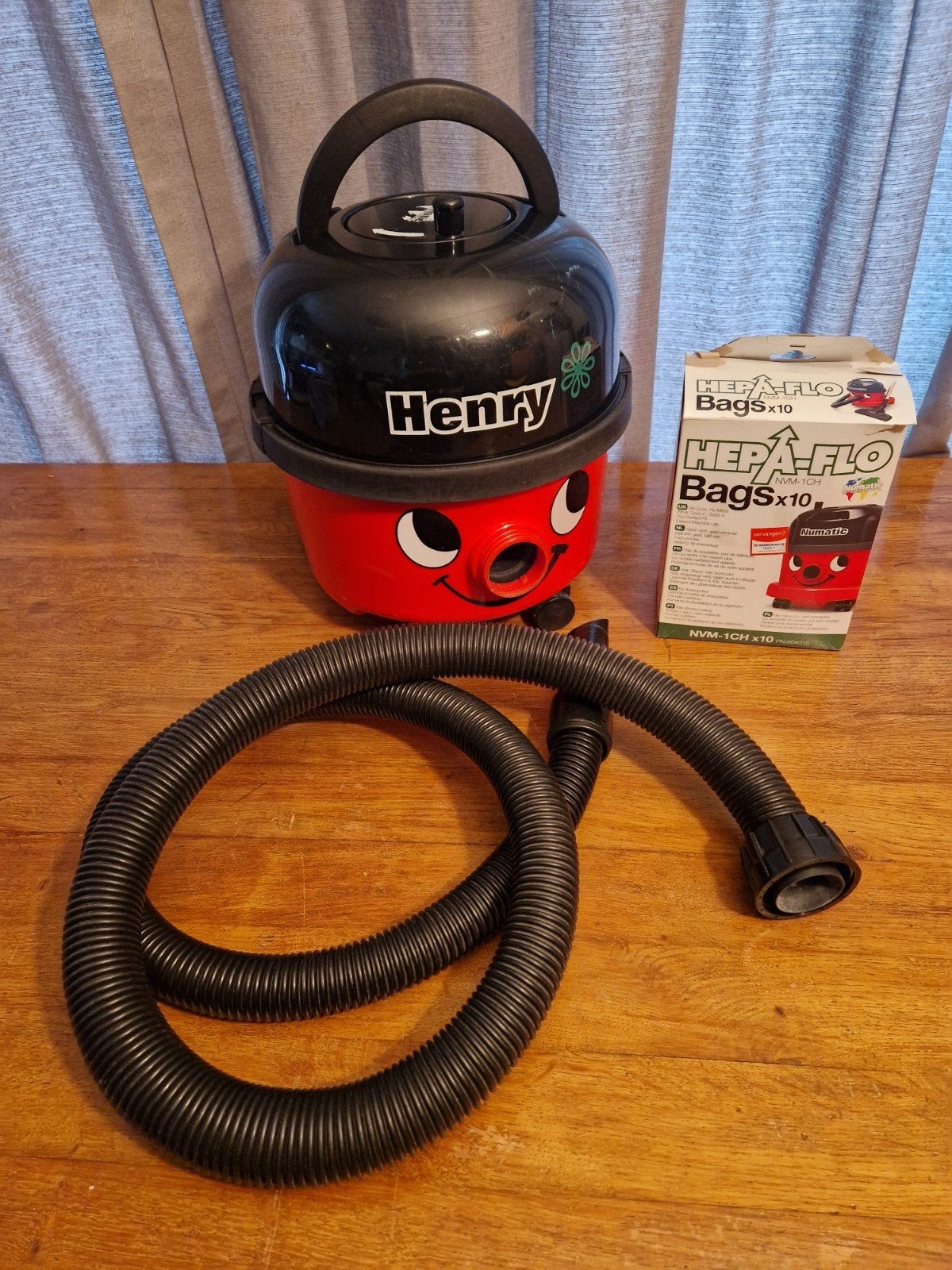 Numatic Henry HVR200A, zonder stang, standknop werkt niet, Gebruikt, Numatic, Ophalen of Verzenden, Numatic