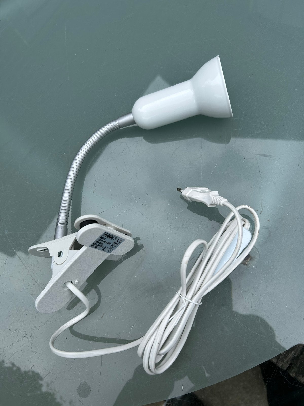 Witte knijplamp met flexibele arm en E14 fitting, Huis en Inrichting, Lampen | Overige, Wit, Overige merken, Gebruikt, Kunststof