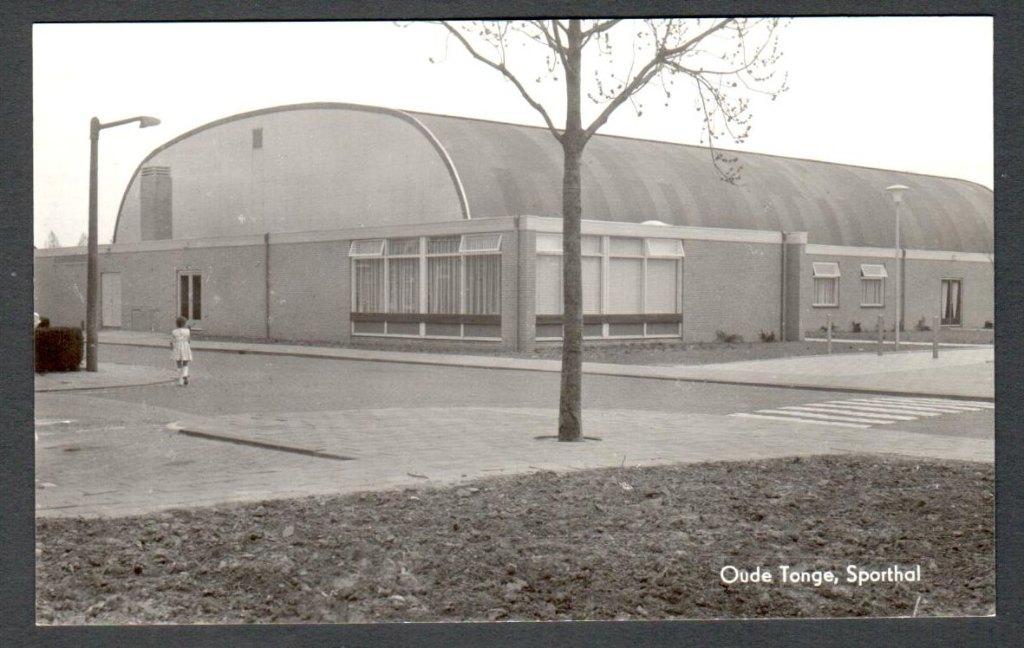 Oude Ansicht - Oude Tonge - Sporthal - ZH., Ophalen of Verzenden, 1940 tot 1960, Ongelopen, Zuid-Holland