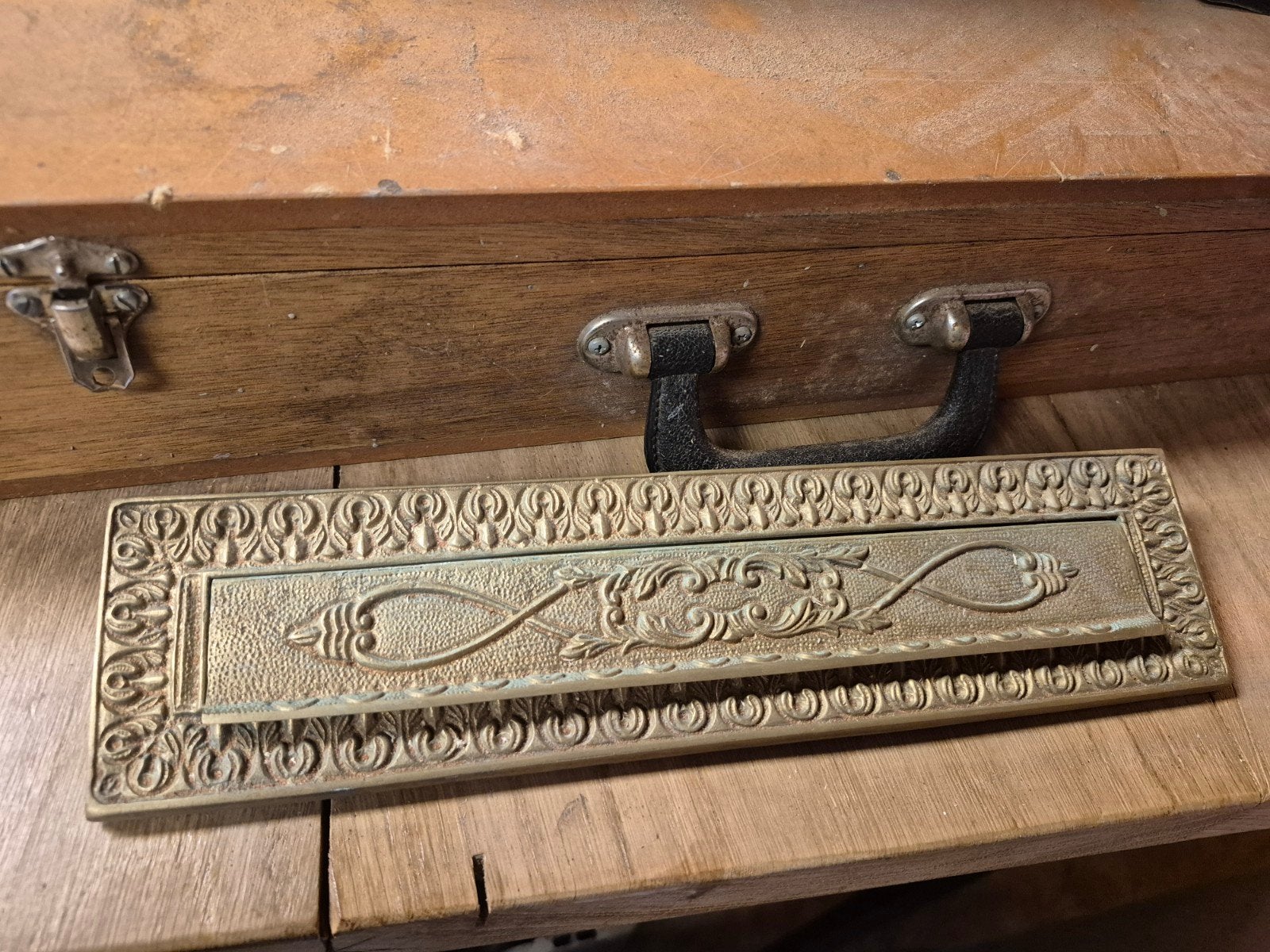 Antieke brievenbusklep met sierlijke details, Ophalen of Verzenden, Gebruikt