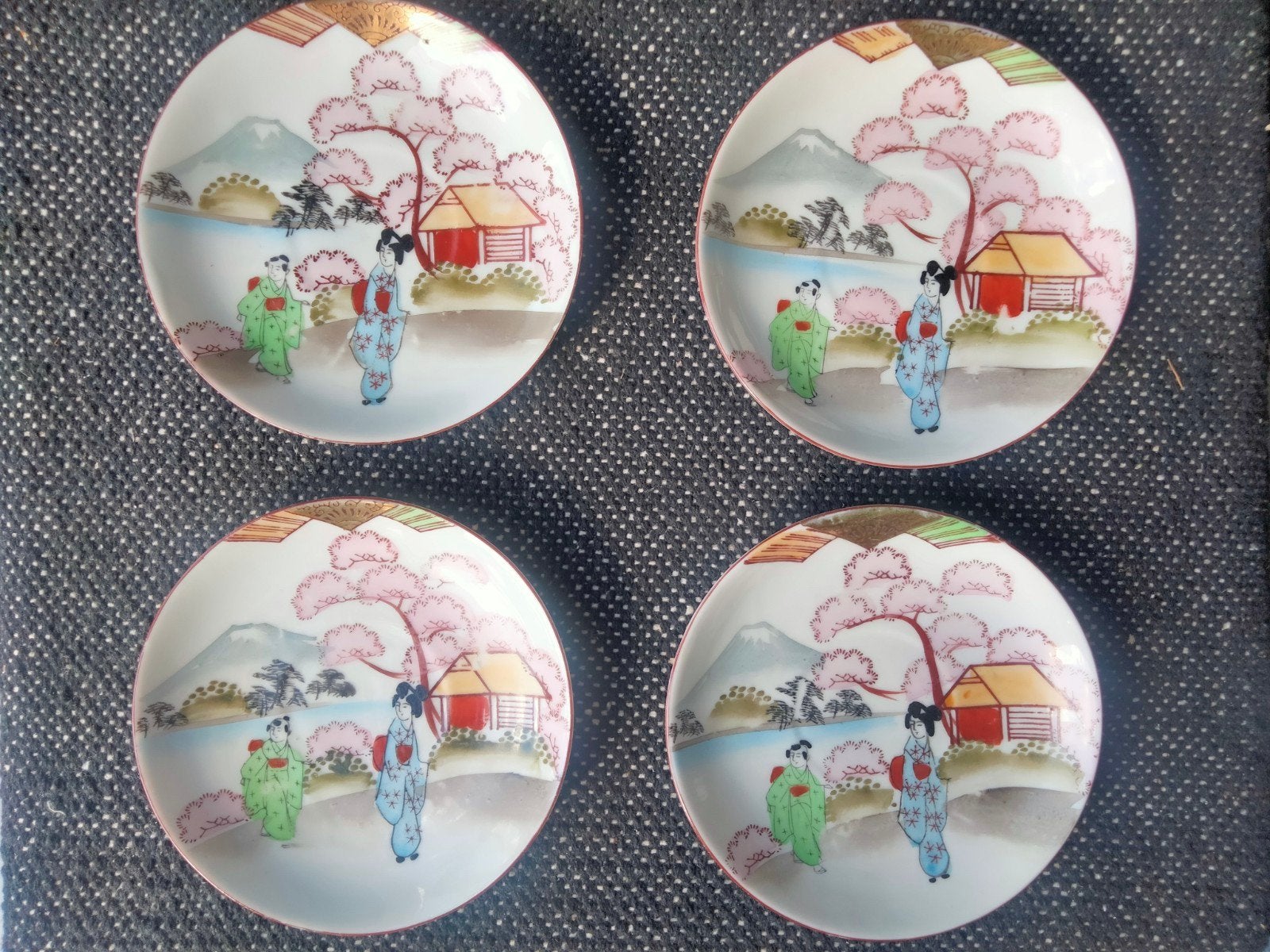 Set van 4 Japanse decoratieve schoteltjes met Geisha's, Antiek en Kunst, Ophalen of Verzenden
