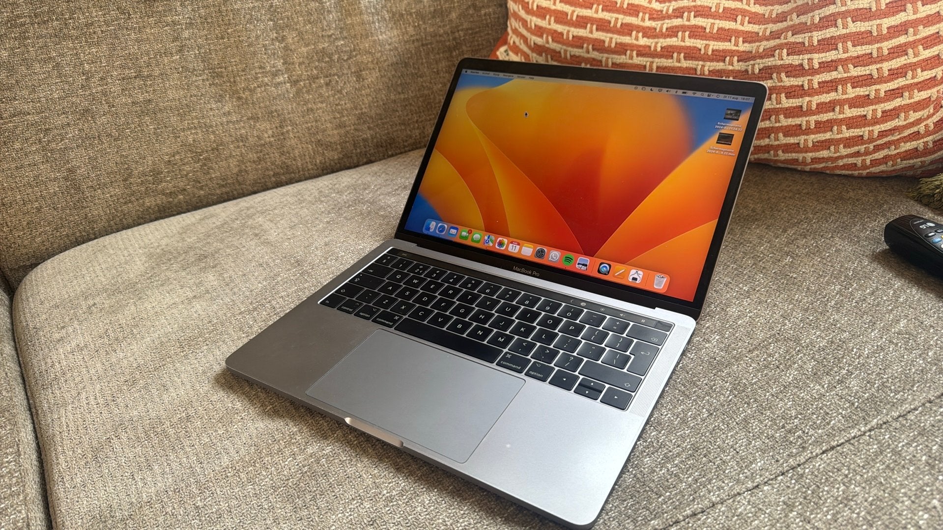 MacBook Pro 13" 2017 – Touch Bar, Gebruikt, 256 GB, Qwerty, 13 inch