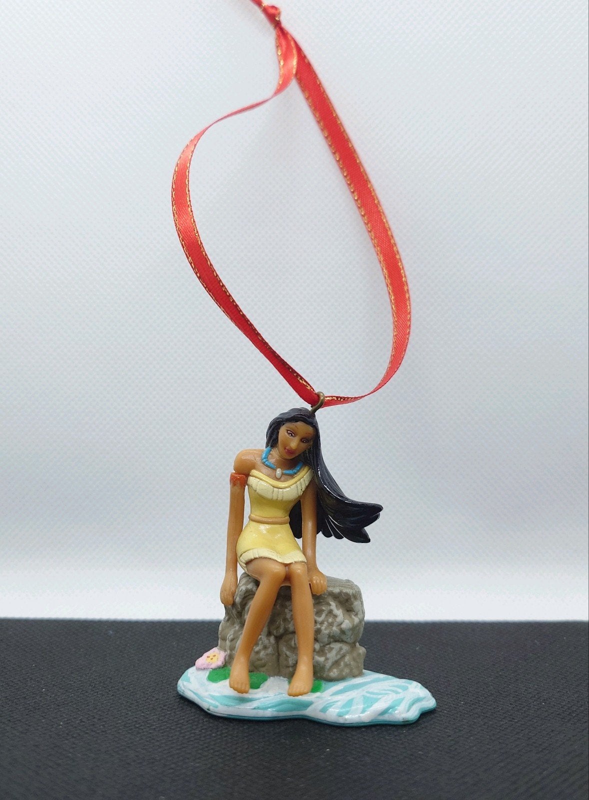 Disney prinses Pocahontas kerst ornament hanger kerstbal, Ophalen of Verzenden, Pocahontas of Kl. Zeemeermin, Nieuw
