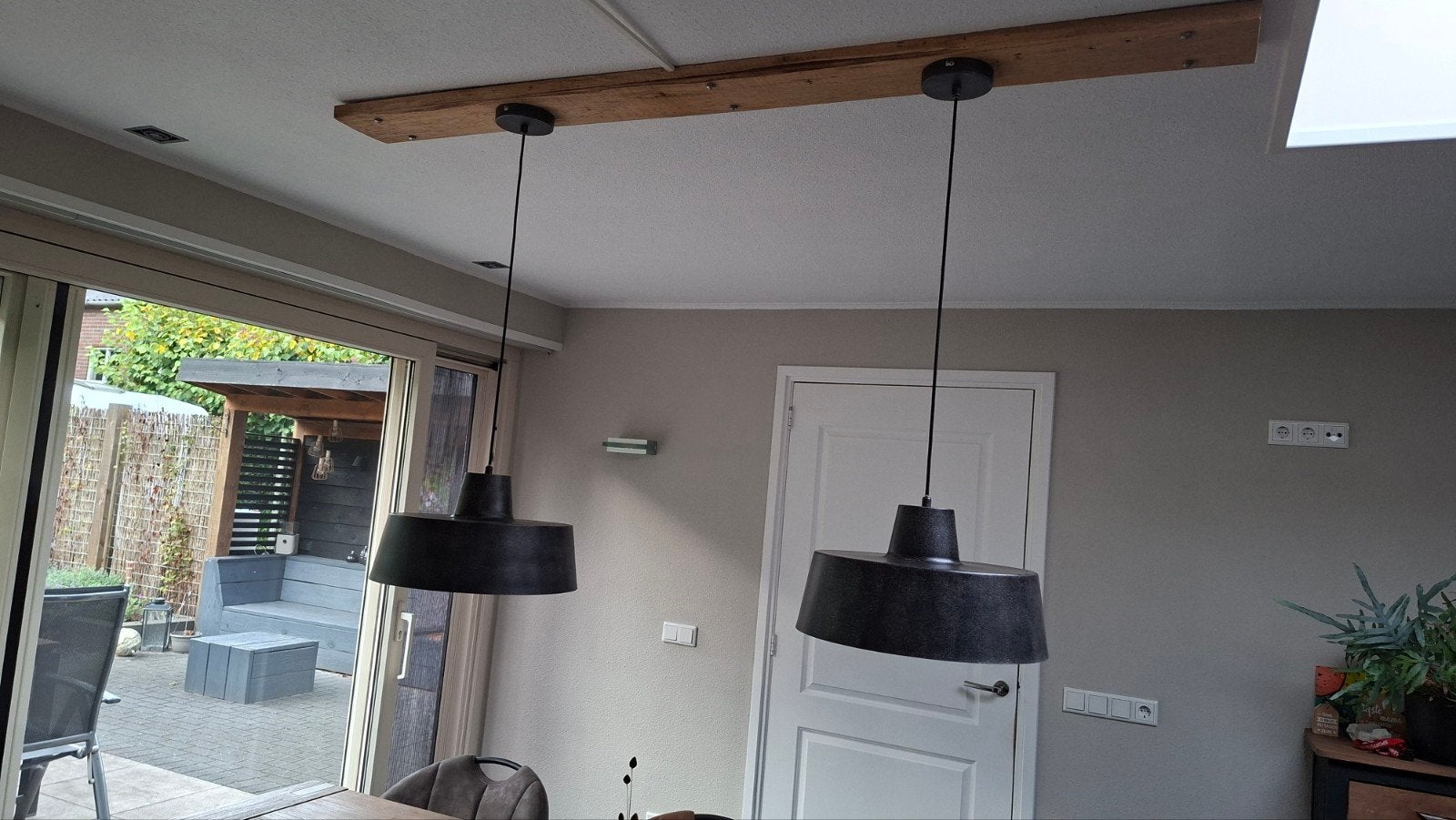 2 hanglampen, Ophalen