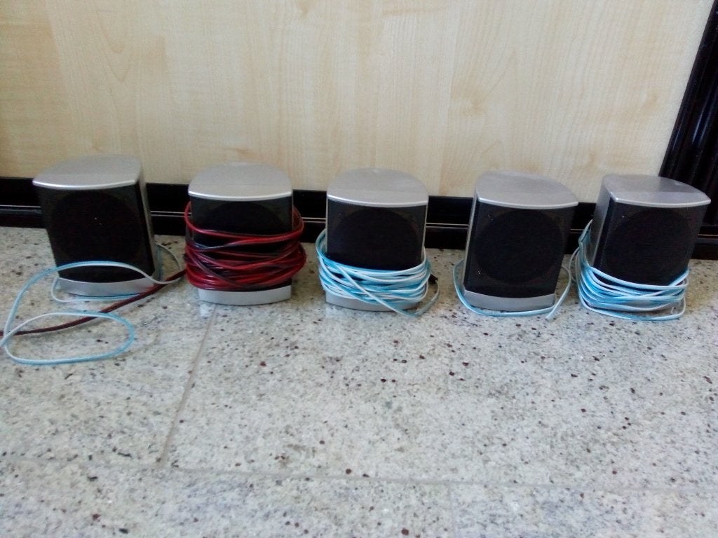 5 luidsprekers gebruikt voor surround effect in de woonkamer, Ophalen of Verzenden, Gebruikt, 60 tot 120 watt, Overige merken