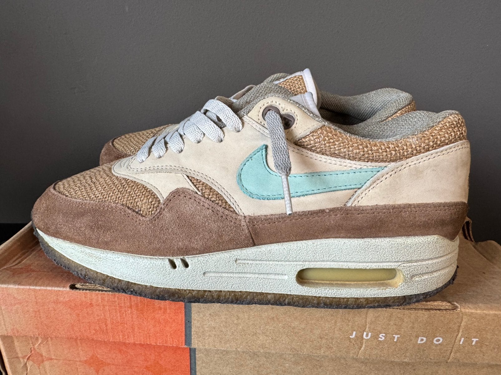 NIKE AIR MAX 1 CREPE HEMP OG VINTAGE EU41 US8 | patta, Ophalen of Verzenden, Gedragen, Overige kleuren