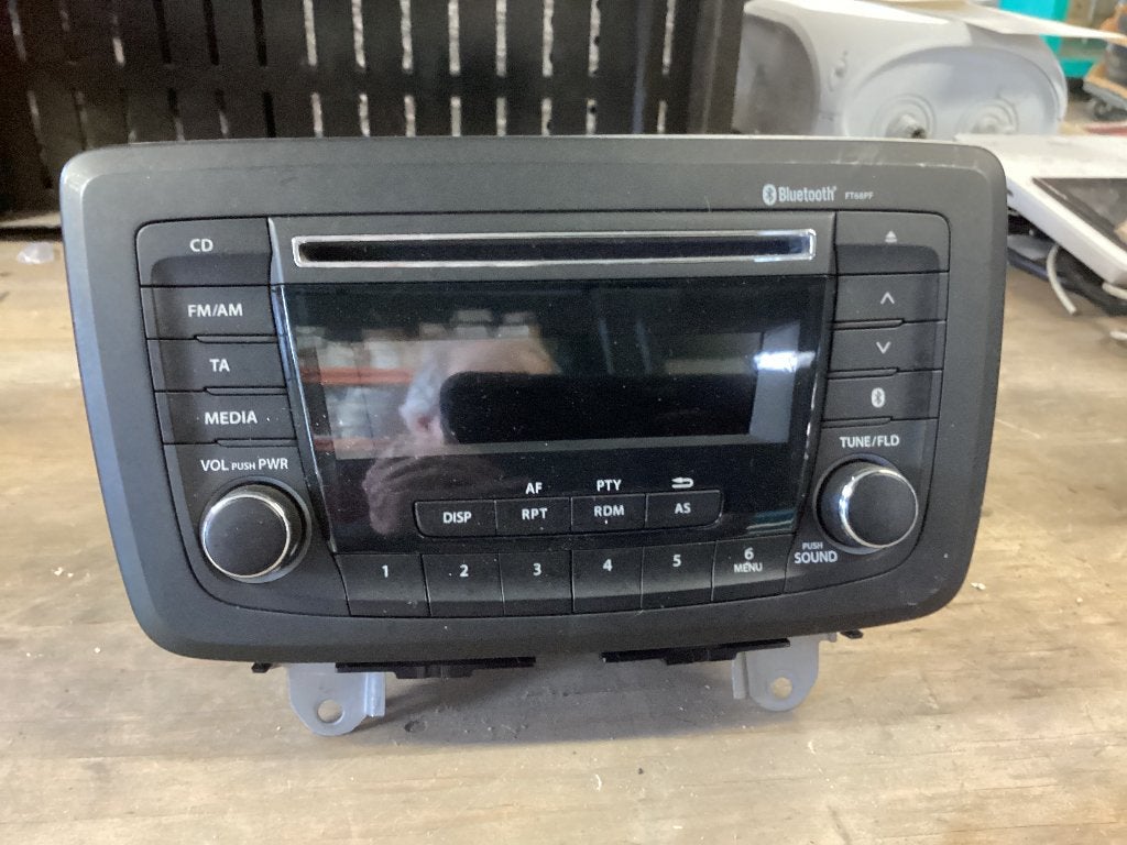 Suzuki Swift Radio CD Speler Bluetooth FT7086A, Ophalen, Gebruikt