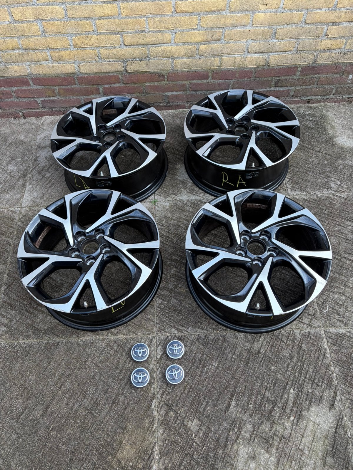 Set originele Toyota C-HR bi-color 18” velgen, Ophalen, 18 inch, Gebruikt, Velg(en)